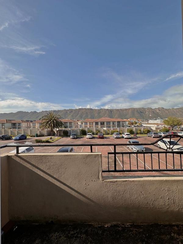 2 Bedroom Property for Sale in Whispering Pines Western Cape